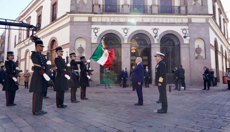 2023-02-05-Presidente-AMLO-Constitución-de-1917-Queretaro-Foto-08-1024×683