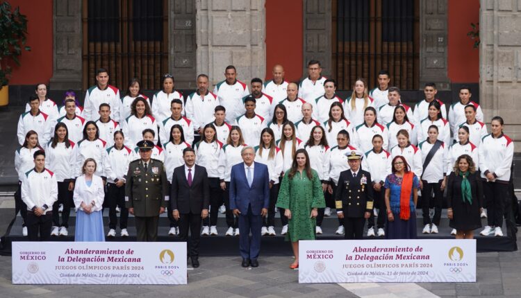 2024-06-11-Presidente-AMLO-Abanderamiento-de-la-Delegación-Mexicana-Paris-2024-Palacio-Nacional-Foto-01-scaled