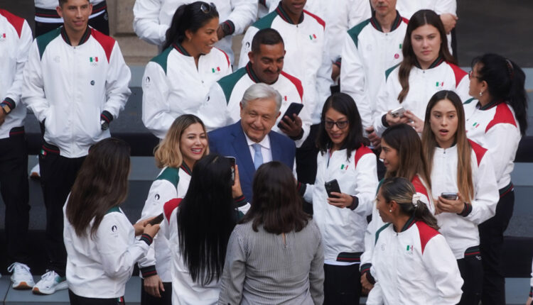 2024-06-11-Presidente-AMLO-Abanderamiento-de-la-Delegación-Mexicana-Paris-2024-Palacio-Nacional-Foto-08