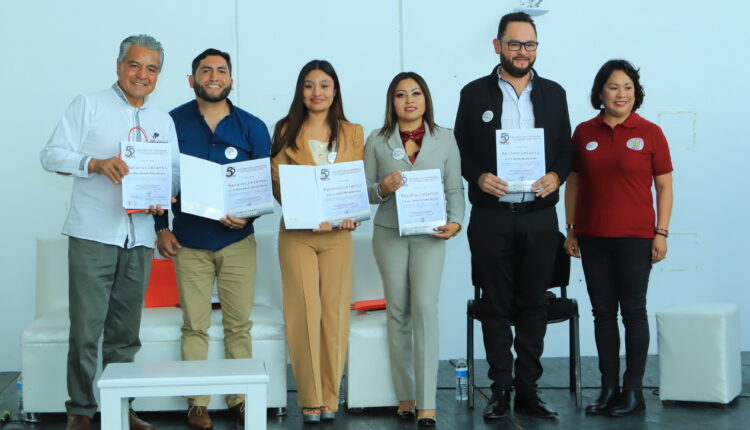 13 Estudiantes de Turismo Internacional de la UATx organizan tercera expo turismo C