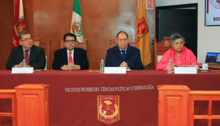 22 Concluyó en la UATx el Diplomado “La evolución del estado mexicano Los desafíos contemporáneos” que impartió la Licenciada Beatriz Paredes B
